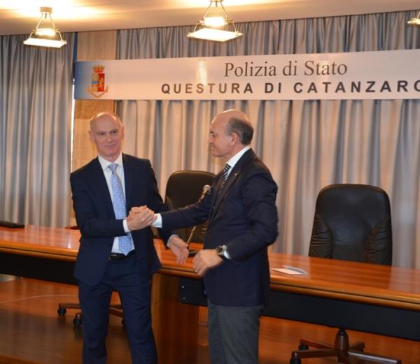 images Catanzaro, la Questura saluta il Vicario Aurelio  Montaruli: promosso e trasferito al Ministero