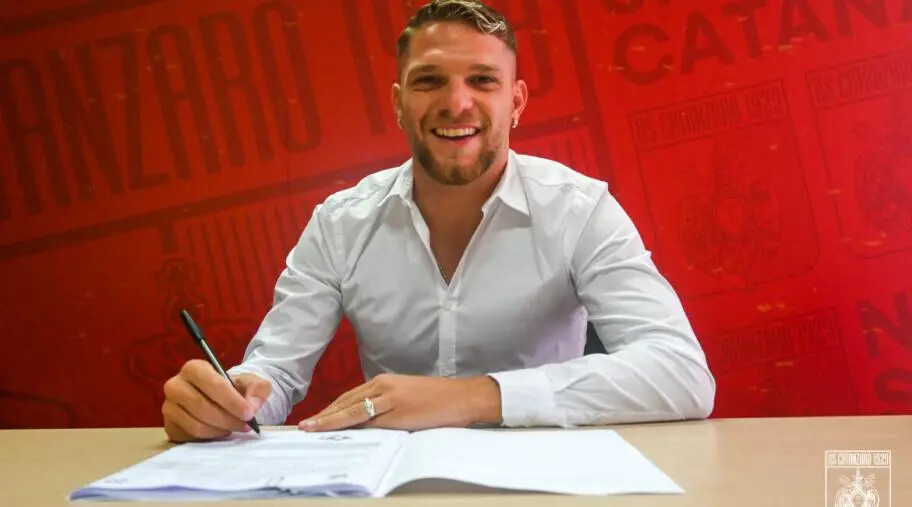 Us Catanzaro 1929, ufficiale il primo acquisto: è l'attaccante Giovanni Volpe images Us Catanzaro 1929, ufficiale il primo acquisto: è l'attaccante Giovanni Volpe