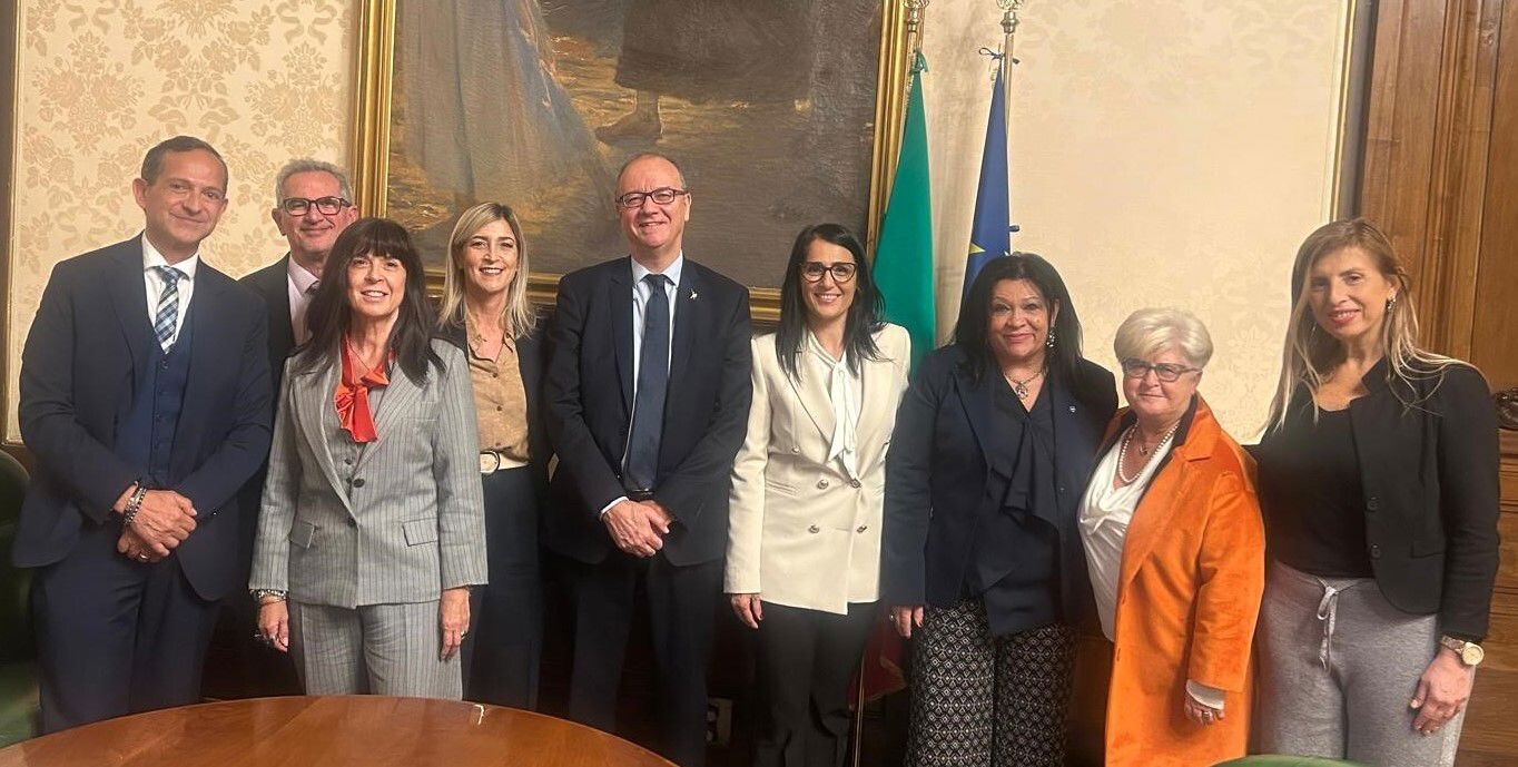 images Il Segretario Nazionale UGL Scuola Cuzzupi: “Dotarsi di una struttura contrattuale più aderente alla realtà”