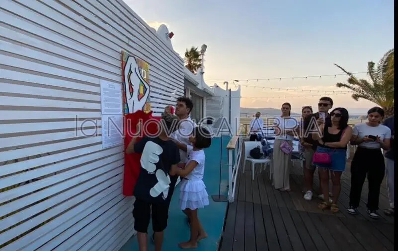 Allo Spox di Soverato il ricordo di Beatrice rivive nell’opera di Nuccio Loreti
images Allo Spox di Soverato il ricordo di Beatrice rivive nell’opera di Nuccio Loreti