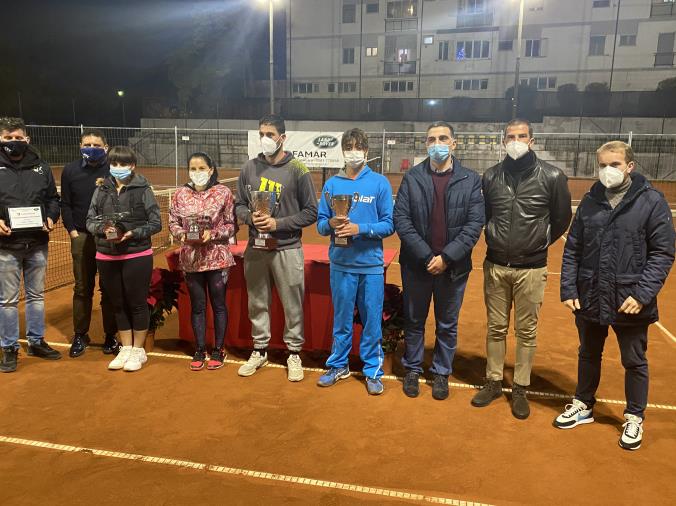 Tennis a Catanzaro. Finito il primo torneo al circolo di “Pontepiccolo”: i premiati (FOTO) images Tennis a Catanzaro. Finito il primo torneo al circolo di “Pontepiccolo”: i premiati (FOTO)