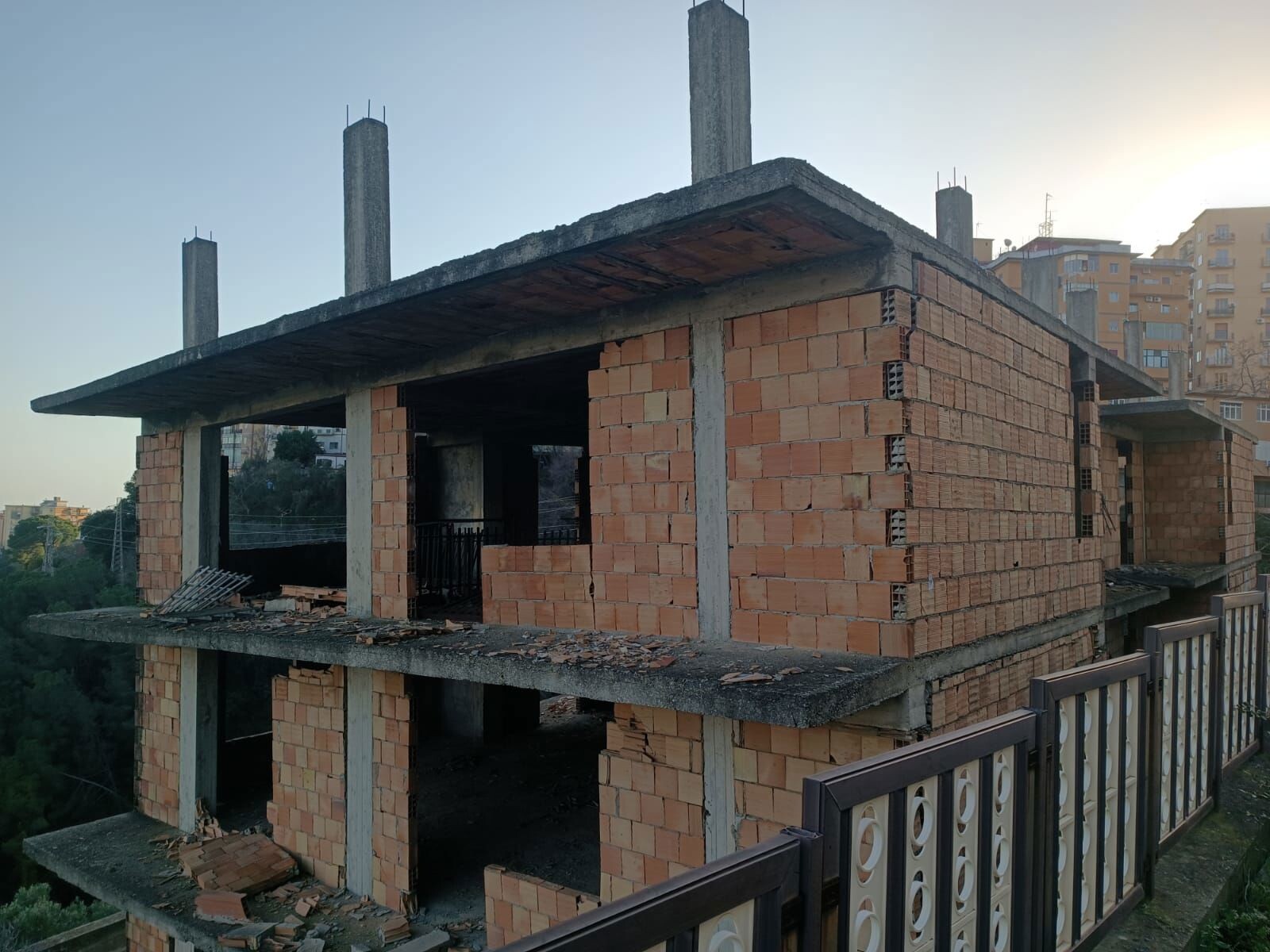 images A Catanzaro demolizioni degli edifici abusivi, Serraino: “Che fine ha fatto il piano annunciato dalla Giunta?”