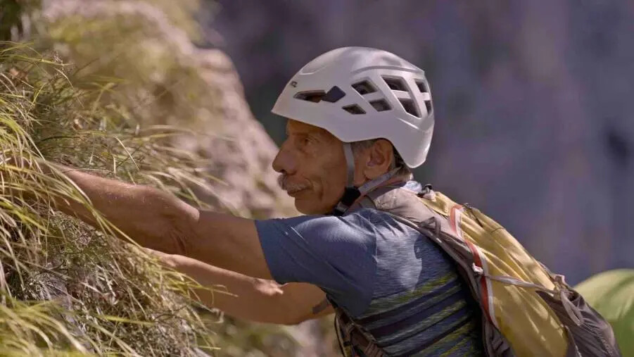 Approda a Reggio, in anteprima regionale, il documentario 'Tra natura e quota: Giovanni Storti sopravvive alle Alpi Apuane' images Approda a Reggio, in anteprima regionale, il documentario 'Tra natura e quota: Giovanni Storti sopravvive alle Alpi Apuane'