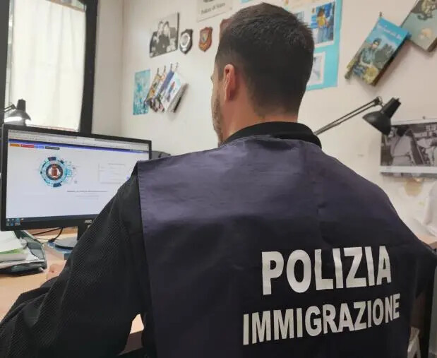 Reggio, rimpatriato un cittadino bielorusso dopo 16 anni di reclusione images Reggio, rimpatriato un cittadino bielorusso dopo 16 anni di reclusione