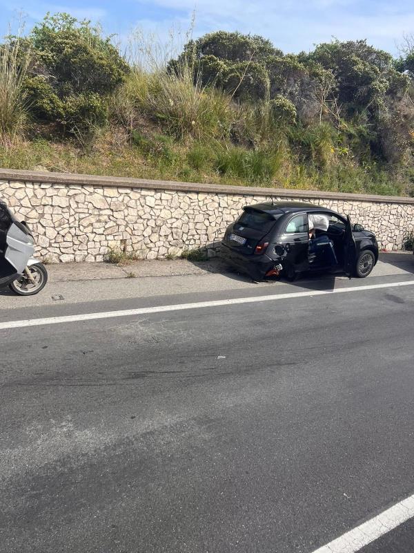 images Stalettì, incidente stradale a Santa Maria del Torrazzo
