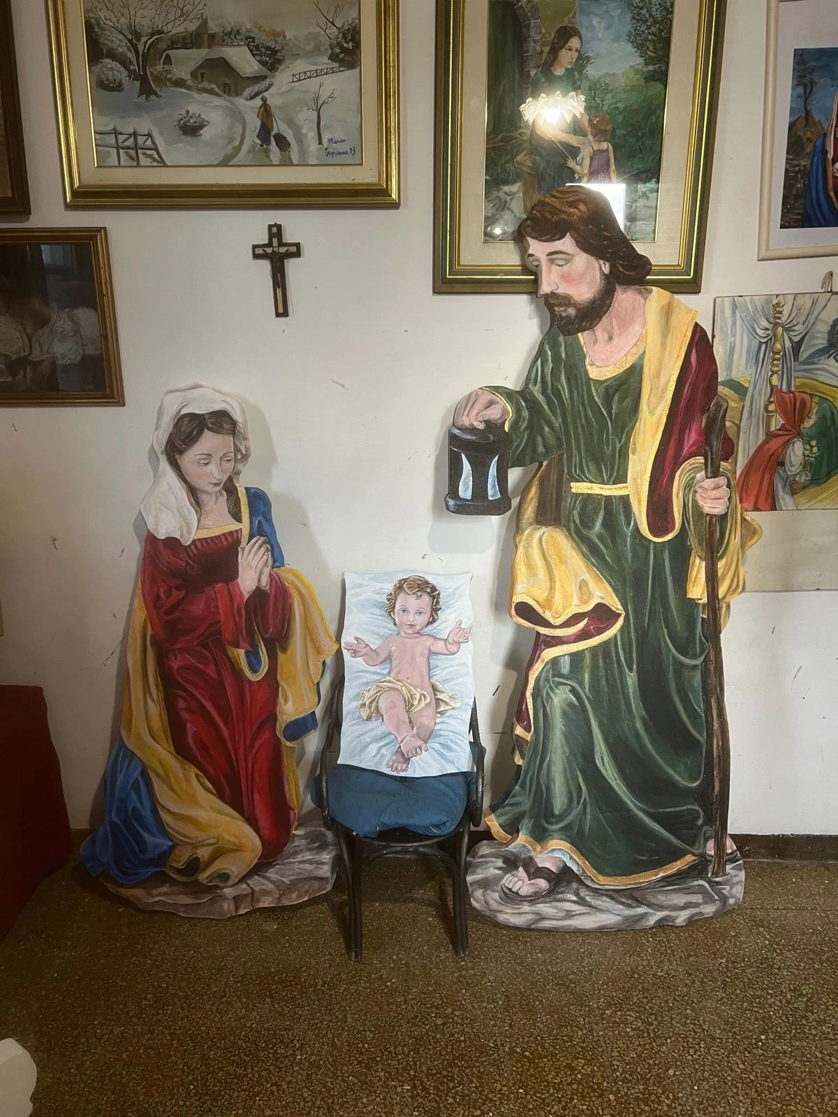 Nella Chiesa Matrice "San Biagio" a Serra San Bruno esposta la Grotta della Natività riprodotta in dimensioni originali 
