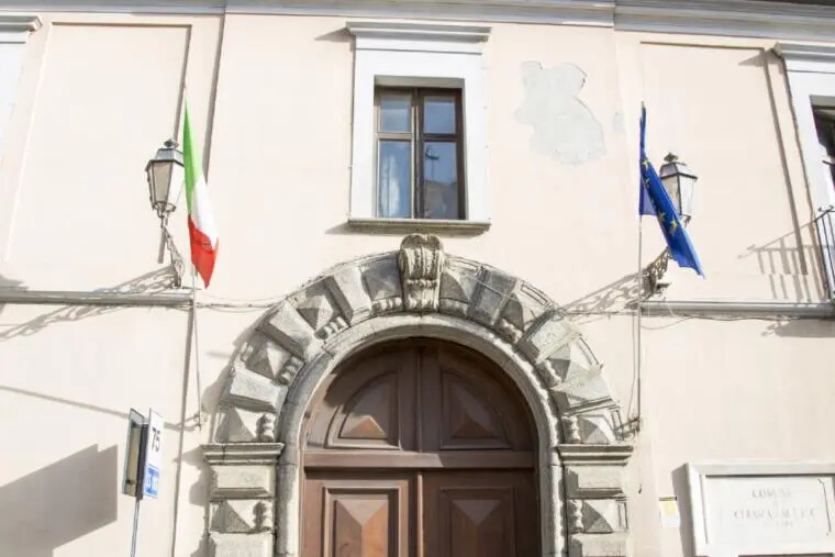 images Chiaravalle, Palazzo Staglianò ancora chiuso: 'Radici e Ali' chiede le dimissioni del sindaco Donato
