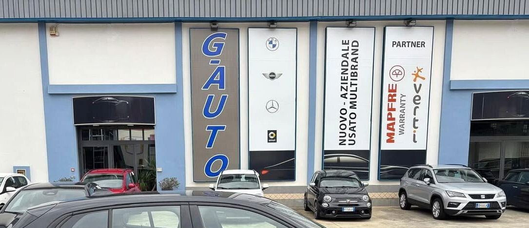 images Catanzaro, vandalizzate alcune auto della concessionaria "G-Auto": indagini in corso