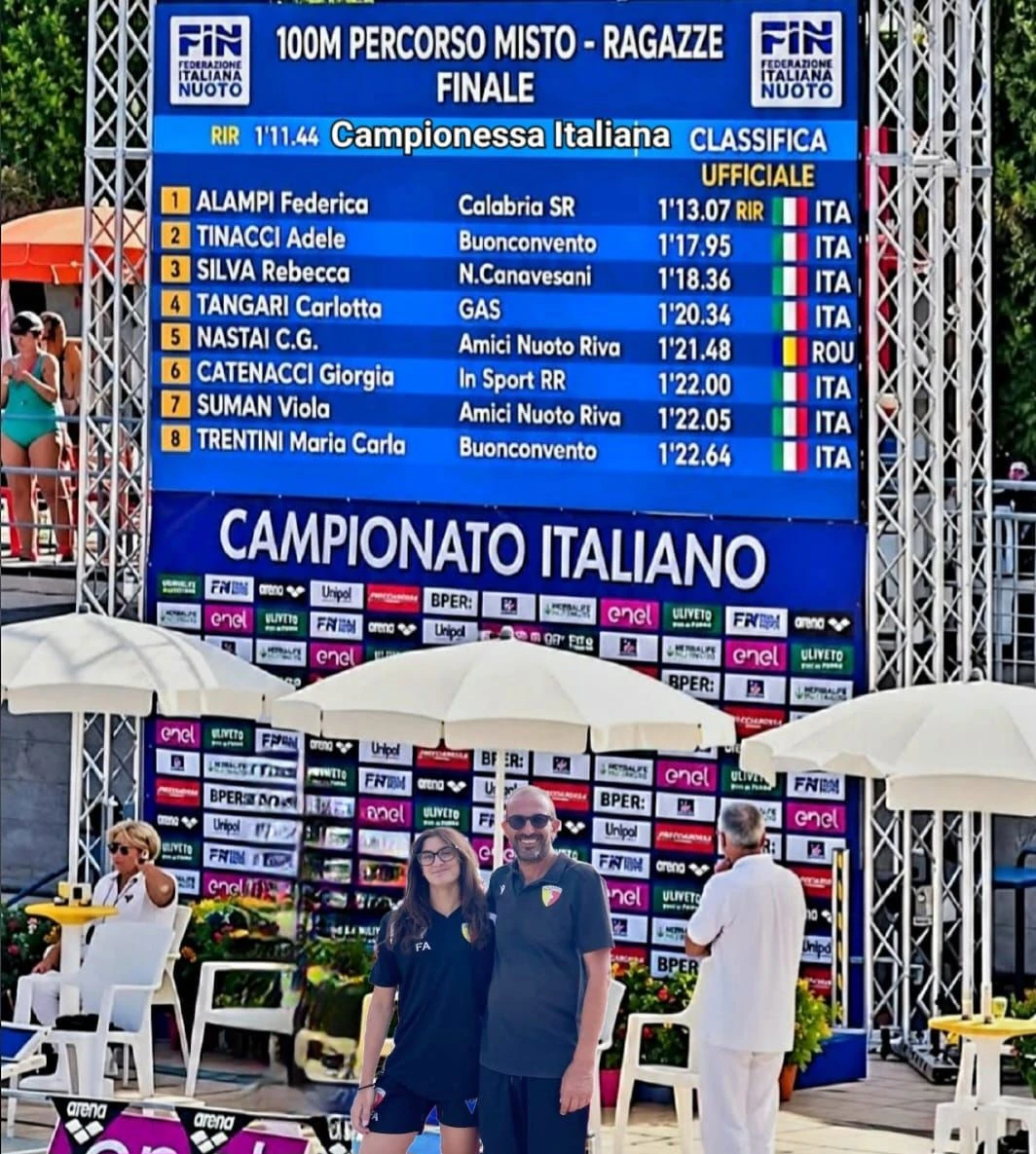 L'atleta della Calabria Swim Race Federica Alampi è campionessa d'Italia e firma il nuovo record italiano 