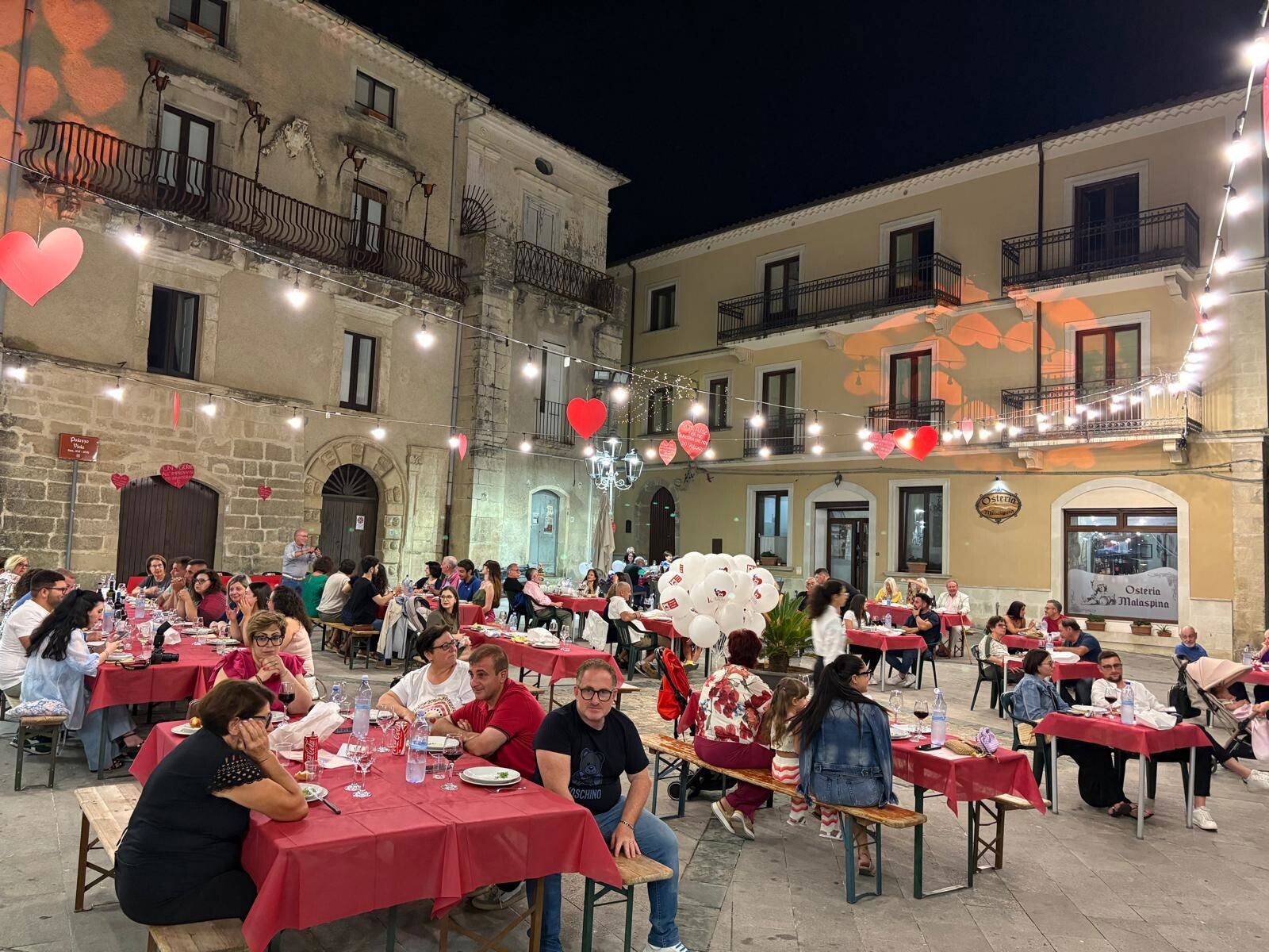 images Aiello Calabro celebra la Notte Romantica: pubblico ed emozioni in uno dei Borghi più belli d’Italia