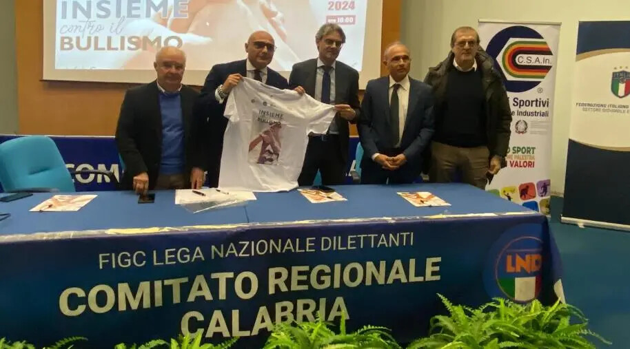 images A Catanzaro un progetto didattico tra Figc e CsaIn per arginare il fenomeno del bullismo tra i giovani
