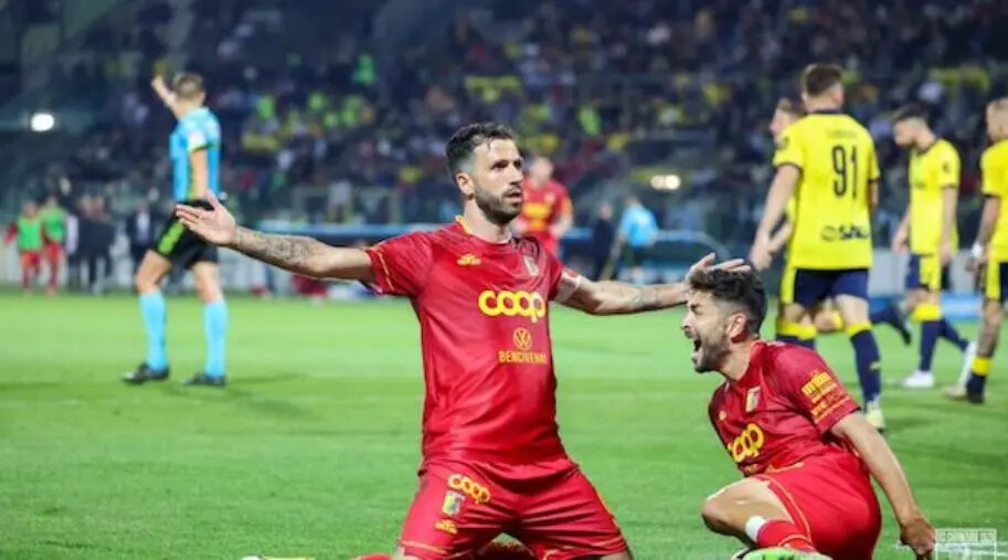 images Aquile dritte sulla Cremonese trascinate da un grande capitano