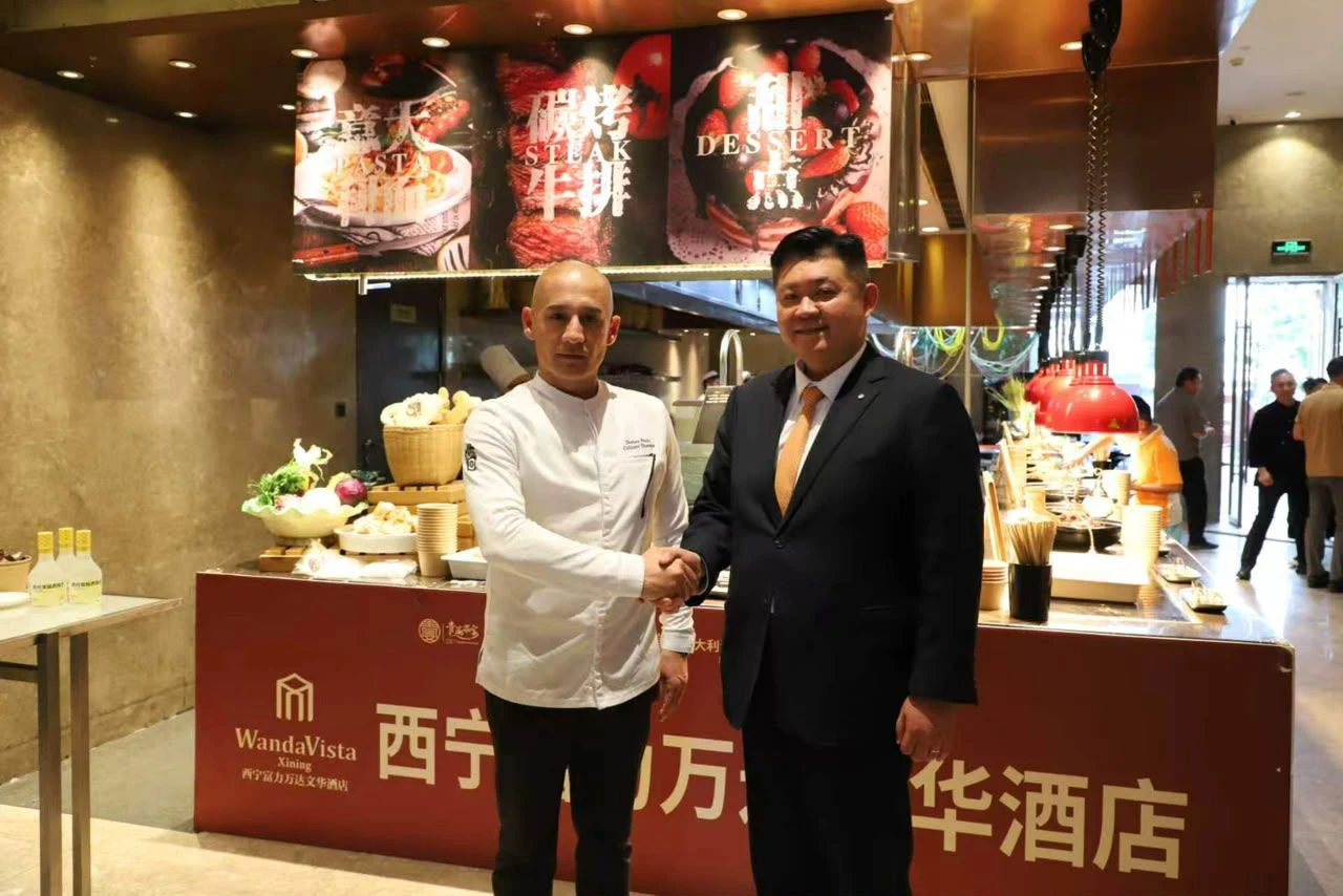 Dalla Calabria alla Cina: lo chef catanzarese Paolo Dodaro conquista il Qinghai 