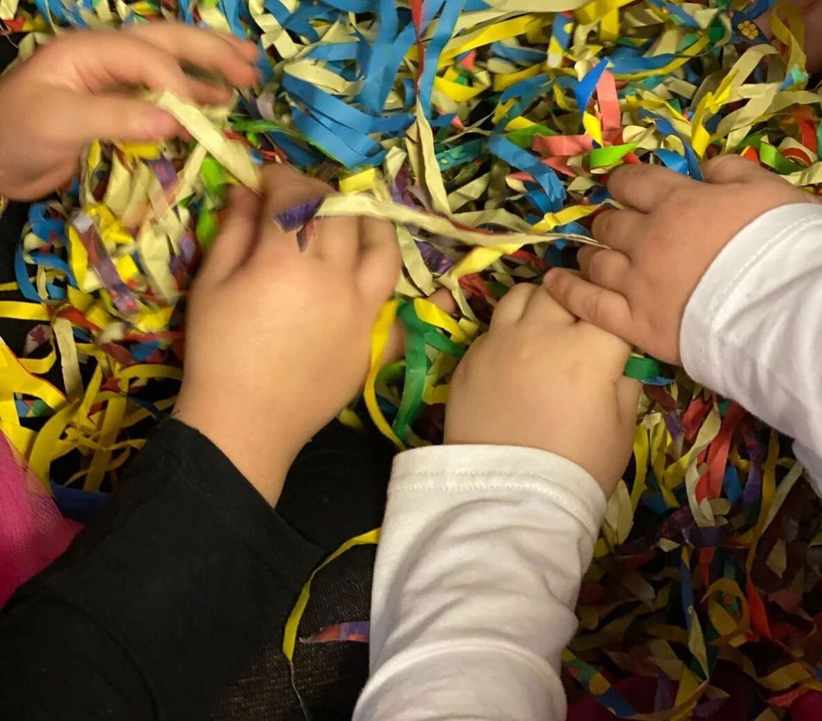 images Educare i bambini al coraggio di essere se stessi, la pedagogista Renzo: "Crescere senza maschere, prima forma libertà"