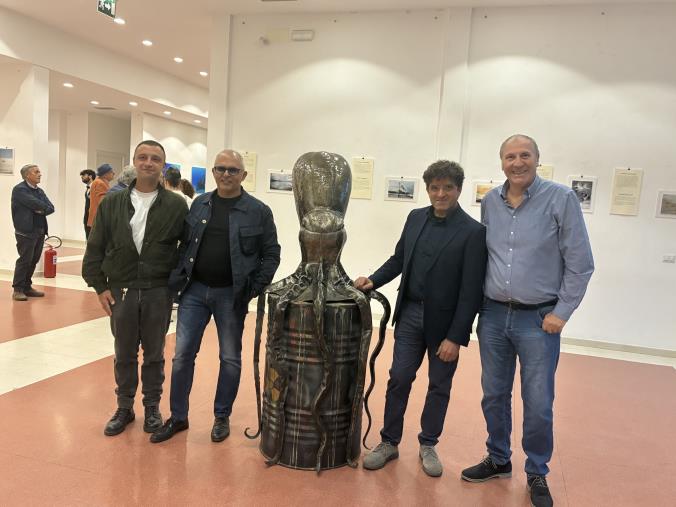 Catanzaro, Ecofest 2025: all'Ex stac una duplice mostra che esalta l'anima del mare images Catanzaro, Ecofest 2025: all'Ex stac una duplice mostra che esalta l'anima del mare