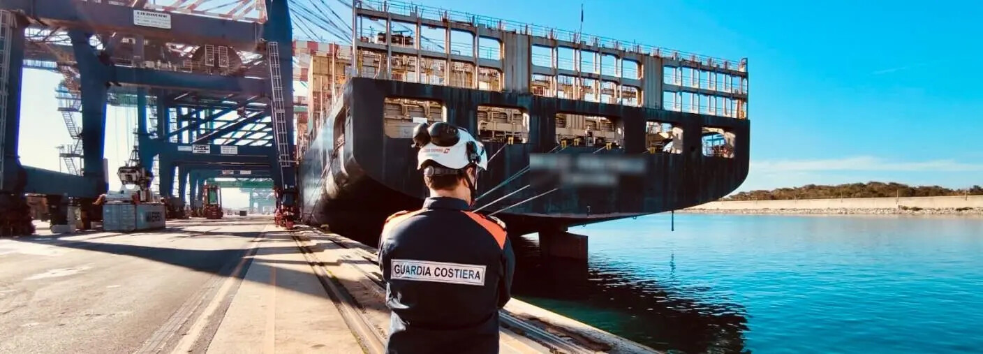 images Gioia Tauro, nave statunitense multata per irregolarità 