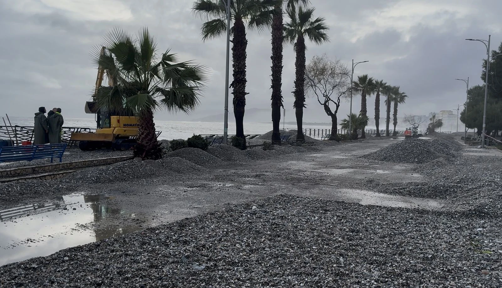 Mareggiata a Catanzaro: danni ingenti, in corso interventi di ripristino nel quartiere Lido (VIDEO)