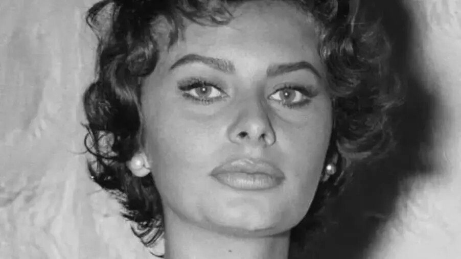 Sophia Loren compie 90 anni, il ricordo della divina a Copanello e Villaggio Mancuso images Sophia Loren compie 90 anni, il ricordo della divina a Copanello e Villaggio Mancuso