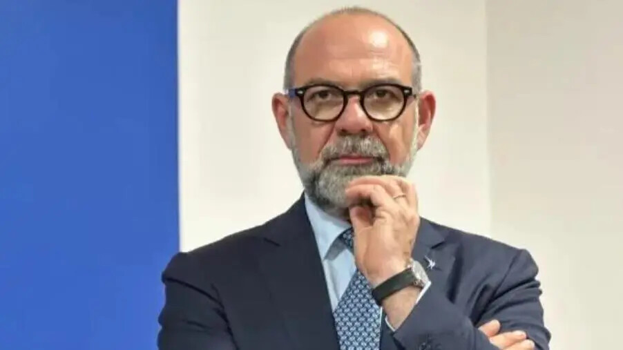 Balneari, il Sud non ha bisogno della Bolkestein, Marti (Lega): "Difendere l'interesse nazionale" images Balneari, il Sud non ha bisogno della Bolkestein, Marti (Lega): "Difendere l'interesse nazionale"