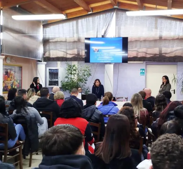 "Oltre il confine della vita" al Professionale di Botricello si discute di donazioni images  "Oltre il confine della vita" al Professionale di Botricello si discute di donazioni