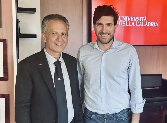 Dalla Calabria ad Abu Dhabi e ritorno: la storia di Enrico Natalizio, il mago dei droni che arriva all’Unical images Dalla Calabria ad Abu Dhabi e ritorno: la storia di Enrico Natalizio, il mago dei droni che arriva all’Unical