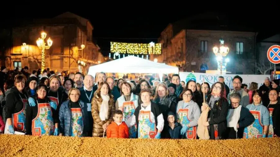 images A Filadelfia la “Pignolata più grande" chiude le feste natalizie 