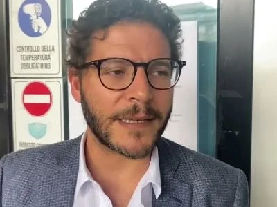 Il procuratore di Crotone incontra gli studenti: "Abbiamo vecchi pc contro le mafie digitali"