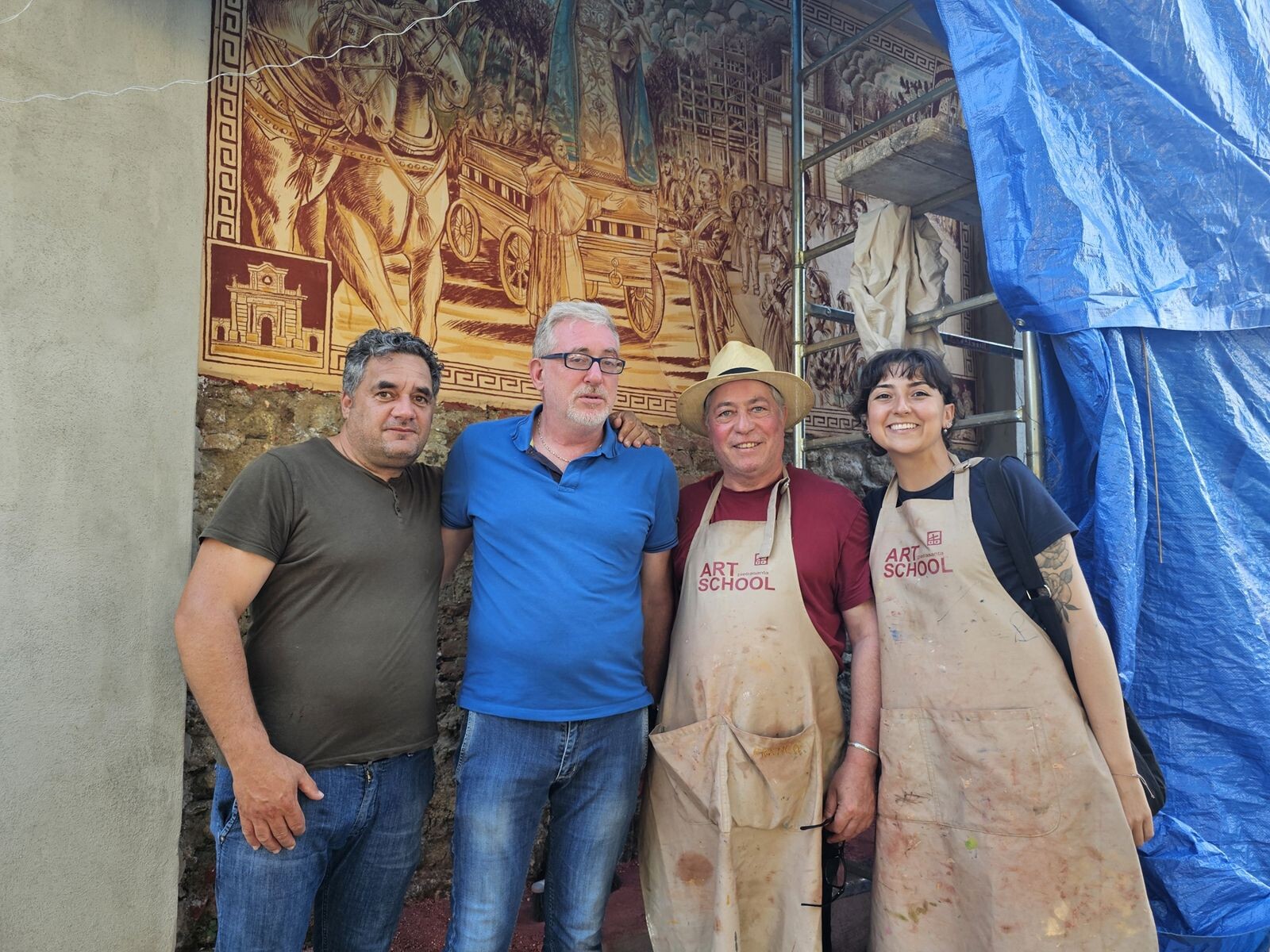 images Torre di Ruggiero, gli sgraffiti di Pagliarulo diventano racconto vivo della Civitas Mariae