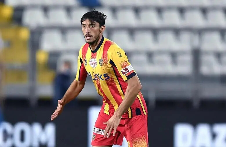 images Serie C, Daspo per un calciatore del Benevento: lanciò una bottiglia contro i tifosi del Crotone