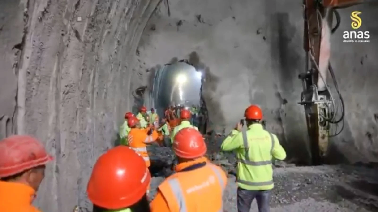 SS 106 Jonica, completato l’abbattimento del secondo diaframma della Galleria Trebisacce