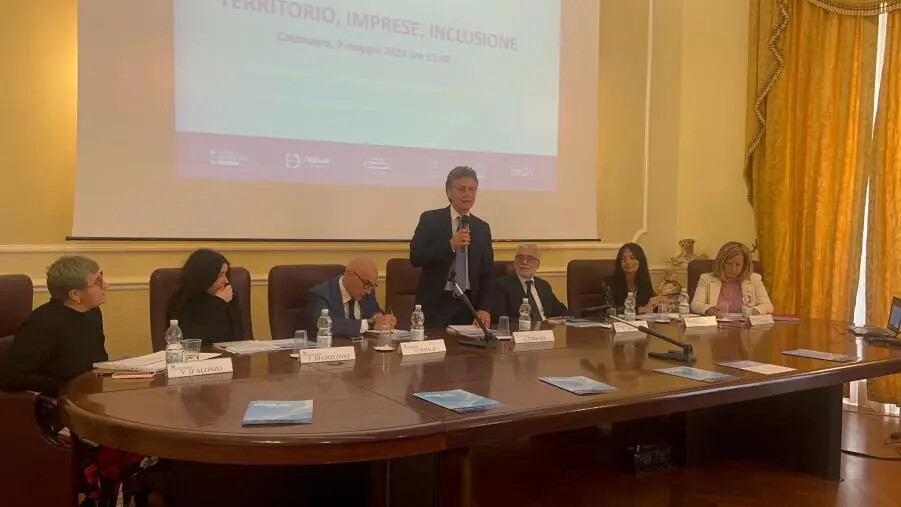 Catanzaro, presentato il progetto "DigiLab for the future"   images Catanzaro, presentato il progetto "DigiLab for the future"