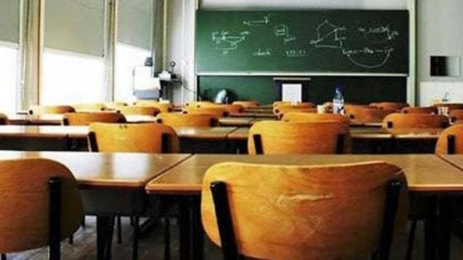 images Catanzaro. Genitori e docenti della 3° A dell’I. C. Patari-Rodari a Mattarella: "Assistiamo al valzer delle scuole chiuse-aperte, aperte-chiuse"