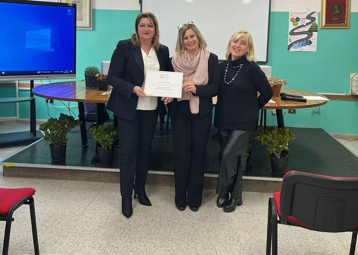 Catanzaro, l’Educazione finanziaria entra in aula: incontro conclusivo all'IIS "V. Emanuele II - B. Chimirri" images Catanzaro, l’Educazione finanziaria entra in aula: incontro conclusivo all'IIS "V. Emanuele II - B. Chimirri"