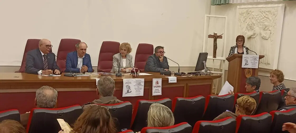 Catanzaro, presentato il saggio “Semi di legalità – Dodici stelle contro le mafie” di Enzo Bubbo images Catanzaro, presentato il saggio “Semi di legalità – Dodici stelle contro le mafie” di Enzo Bubbo