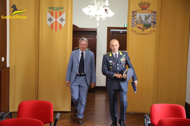 images Il Procuratore Europeo Italiano in visita al Comando della Finanza di Catanzaro