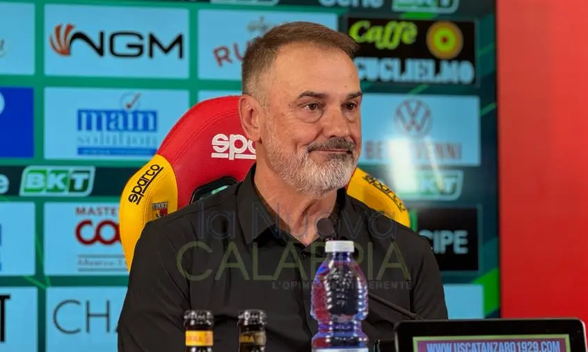 Catanzaro-Como, Vivarini rammaricato per il calo d'attenzione. Roberts: “This is football" images Catanzaro-Como, Vivarini rammaricato per il calo d'attenzione. Roberts: “This is football"