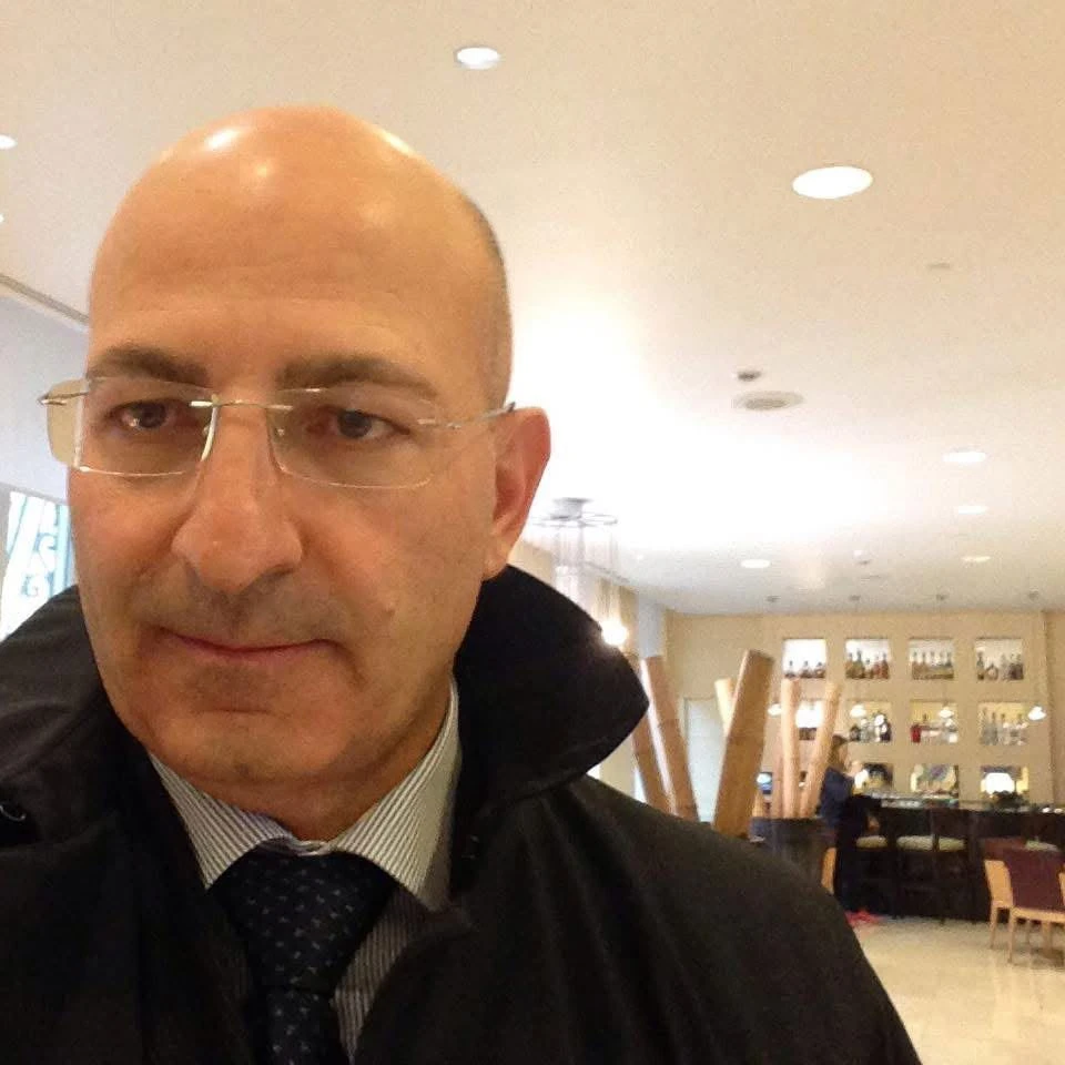 Tragedia nel villaggio Praialonga, muore in piscina il chirurgo vascolare Salvatore Trivolo
