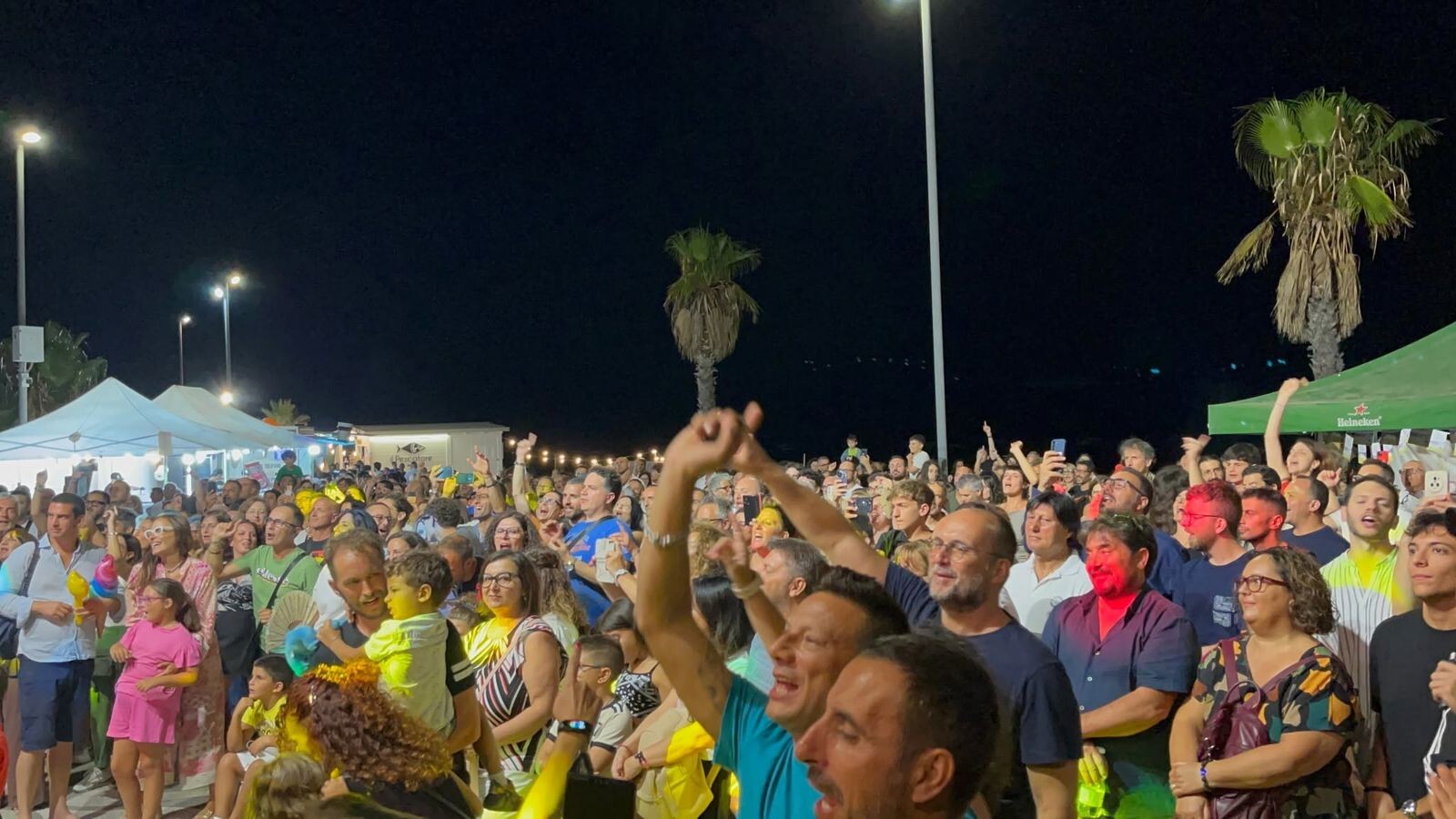 La comicità protagonista alla Notte Azzurra: tre serate di cabaret sul
lungomare di Montauro images La comicità protagonista alla Notte Azzurra: tre serate di cabaret sul
lungomare di Montauro
