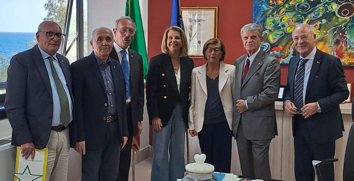 La direttrice dell'Ufficio scolastico regionale incontra i Maestri del Lavoro della Calabria images La direttrice dell'Ufficio scolastico regionale incontra i Maestri del Lavoro della Calabria