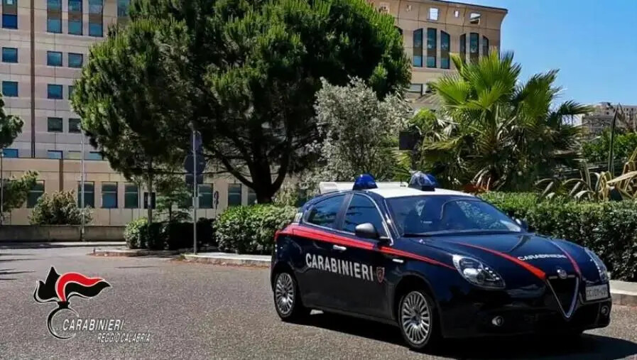 Reggio Calabria, rapina a mano armata e resistenza a Pubblico Ufficiale: arrestato images Reggio Calabria, rapina a mano armata e resistenza a Pubblico Ufficiale: arrestato