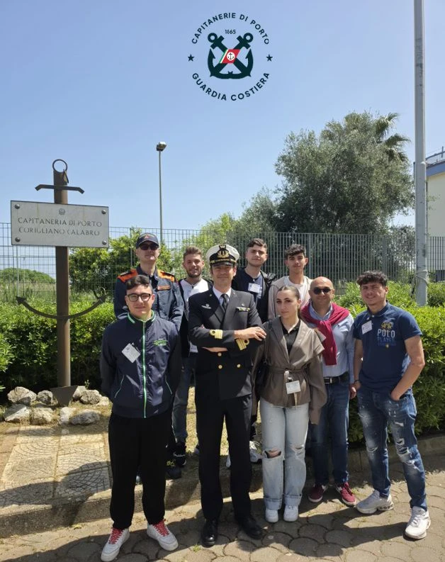 A Corigliano Calabro l'alternanza scuola - lavoro tra gli uffici e le aree tecnico-operative della Capitaneria di Porto