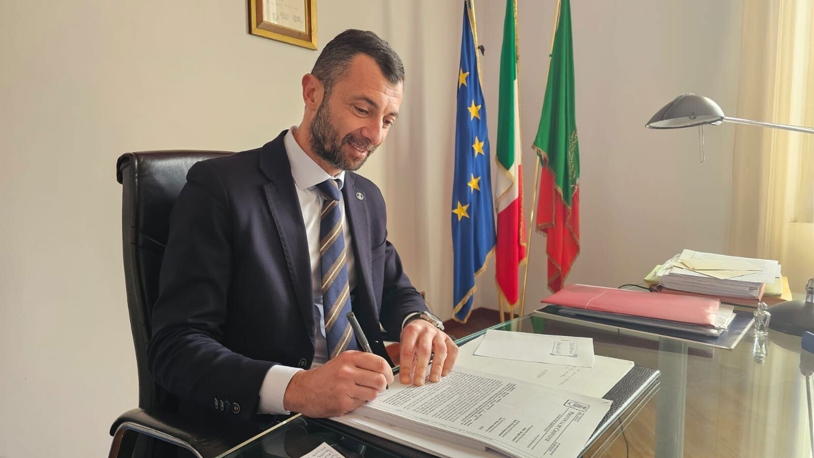 images Appalti pilotati, in carcere l'ex vice presidente della Provincia di Crotone