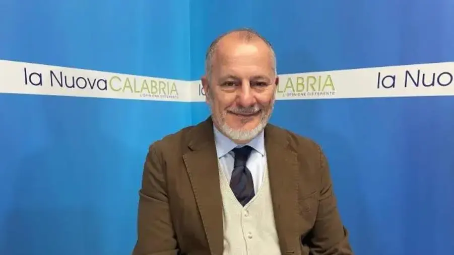 images Catanzaro Capitale. Inchiesta, candidature, sanità e Comune: parla Sergio Costanzo 