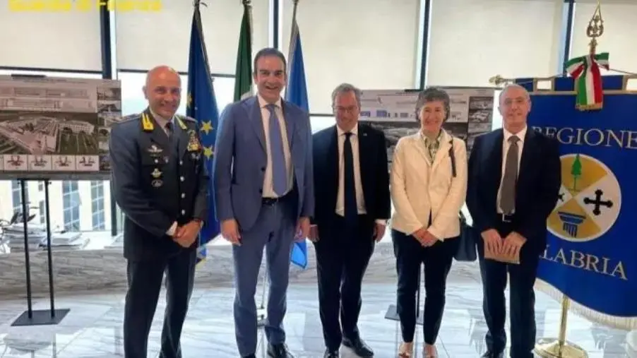 A Reggio Calabria la Guardia di Finanza ospita l’ambasciatore britannico in Italia e San Marino  images A Reggio Calabria la Guardia di Finanza ospita l’ambasciatore britannico in Italia e San Marino