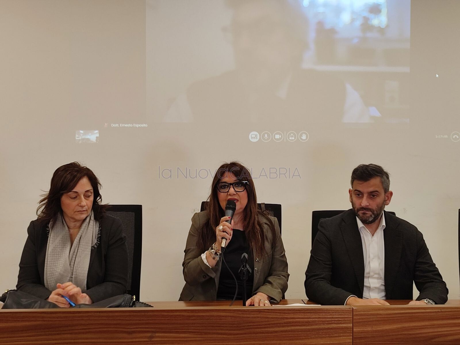 images Randagismo, l'incontro tra l'assessore regionale Straface e le associazioni animaliste