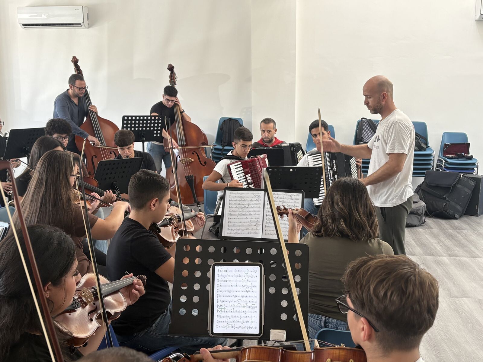 Il Liceo “G. Rechichi” inaugura il nuovo anno scolastico: un doppio concerto, tra musica e danza images Il Liceo “G. Rechichi” inaugura il nuovo anno scolastico: un doppio concerto, tra musica e danza