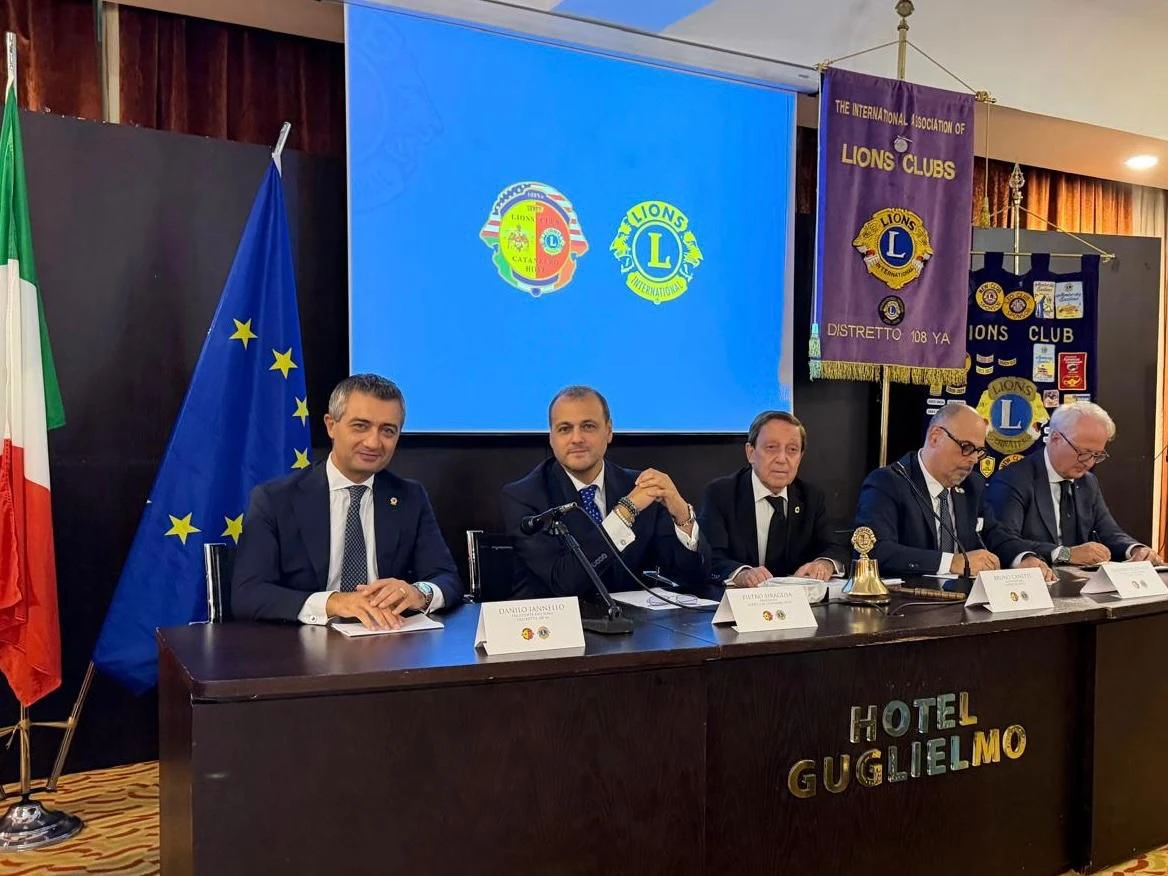 Lions Catanzaro Host, aperto l'anno sociale con il governatore Canetti, premiato lo scrittore Gioacchino Criaco