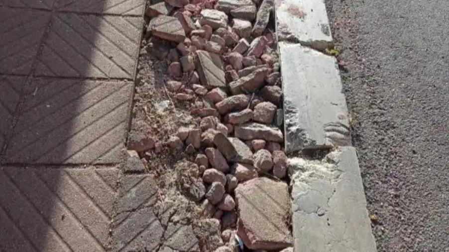 Corigliano, i Giovani del Movimento del territorio: "C'era una volta il marciapiede di via Aldo Moro"   images Corigliano, i Giovani del Movimento del territorio: "C'era una volta il marciapiede di via Aldo Moro"