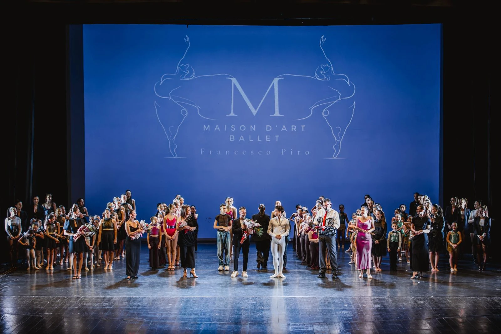 Catanzaro, il ''Voyage'' della scuola Maison D'Art Ballet incanta il teatro Politeama