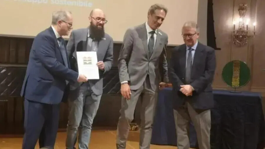 La Camera di Commercio di Catanzaro Crotone e Vibo premia l’eccellenza calabrese al Premio Impresa Ambiente images La Camera di Commercio di Catanzaro Crotone e Vibo premia l’eccellenza calabrese al Premio Impresa Ambiente